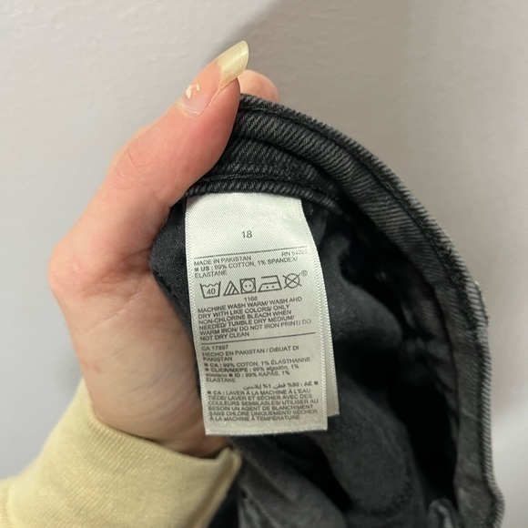 Old Navy Women’s Black Distressed High Waisted Sky-Hi Straight Leg Jeans - Picture 10 of 12